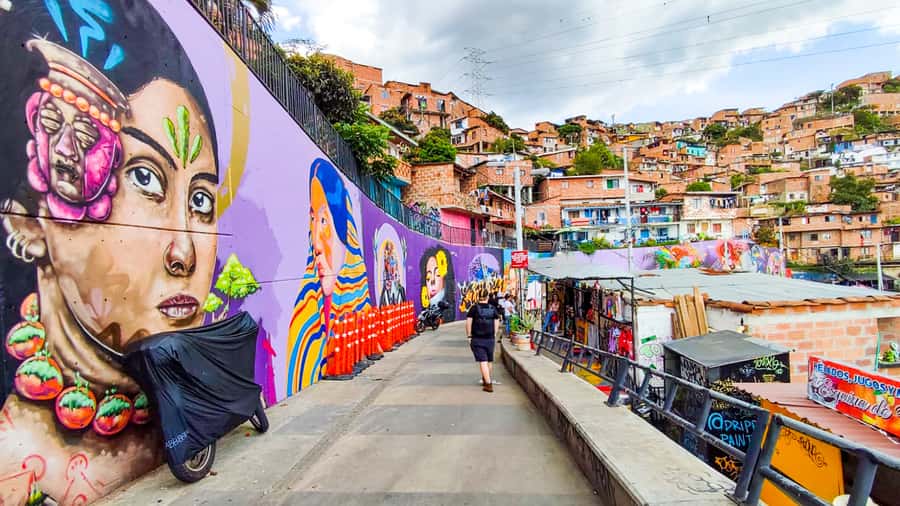 Medellin: Comuna 13 Graffiti Tour, Cable Car & Street Food - Price and logistics for a 4-hour, small-group $18 day