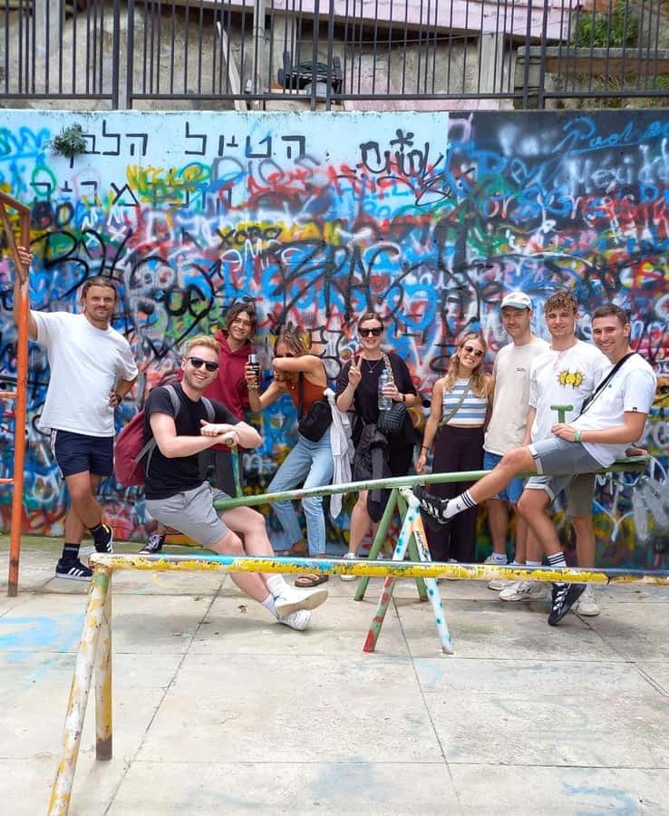 Medellín: Comuna 13 (Graffitour) Discover the Transformation - Meet at Parce Tours in San Javier, then start with a safety briefing