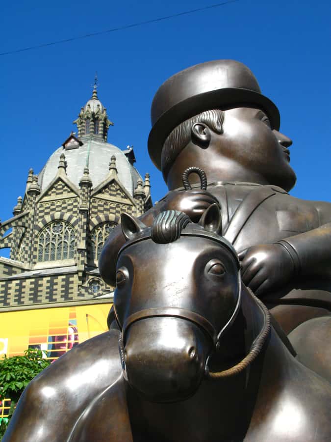 Medellín: Comuna 13, Pueblito Paisa, & Antioquia Museum Tour - Key things I’d watch for