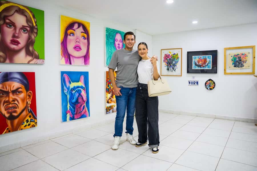 Medellín: Comuna 13 Tour with Snacks And Your Own Graffiti - Meeting Point at GRADEN COFFE, Plus the 15-Minute Sweet Spot