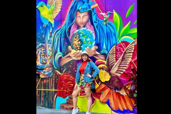 Medellín: Comuna 13 Tour with Spray Painting and ice cream - Who should book this tour, and who should plan differently