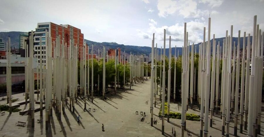 Medellin downtown: History and culture through fun stories - Parque de las Luces: the city’s “before and after” lesson