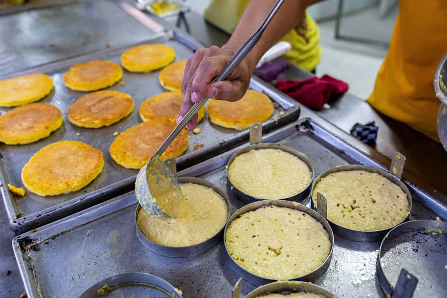 Medellín: E-bike and Foodie Tour - Starting at Turibike, then settling into an easy rhythm