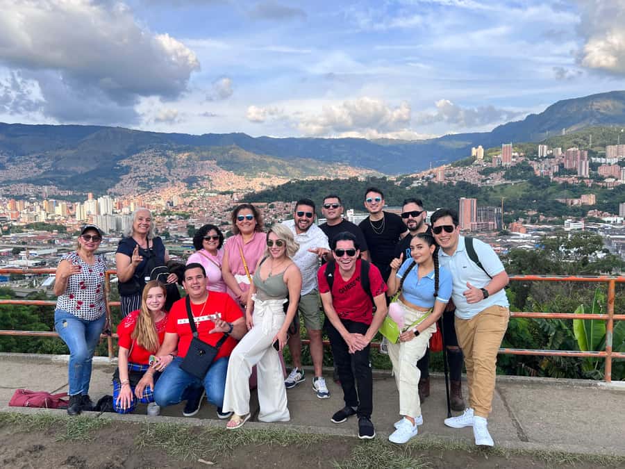 Medellin: Full Day Guided City Highlights Tour - Parques del Río: a green pause in the middle of the action