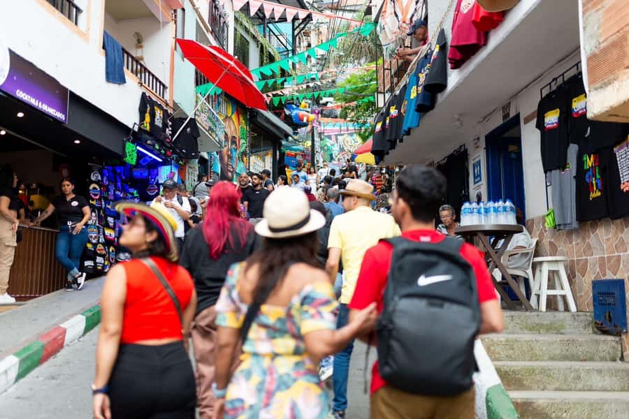 Medellin: Full Day Guided City Highlights Tour - Price and value: what $57 buys you in Medellín time