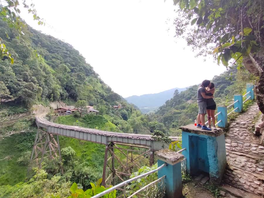 Medellín: Full-Day Mountain Bike Tour with Lunch - Getting from Medellín: hotel pickup, driver support, and time on the road