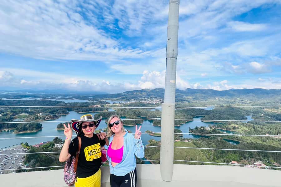 Medellin: Guatape and El Penol Rock Day Trip with Boat Ride - Key things to know before you go