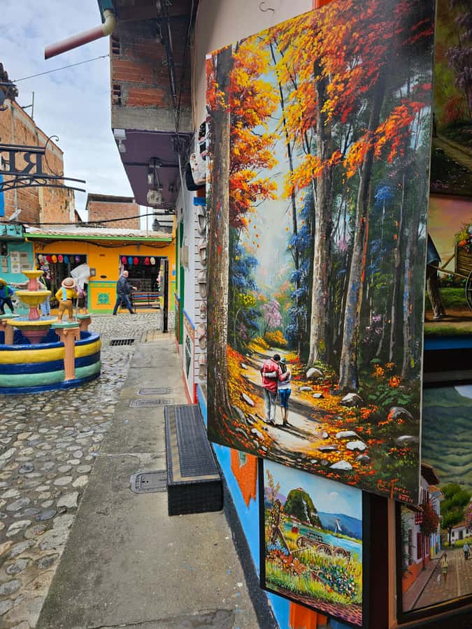 Medellin: Guatape, El Peñol Coffee Farm Private Tour & Fruit - Guatapé Walking Tour: Colorful Streets With Local Context