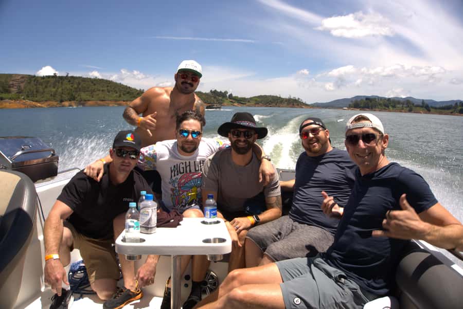 Medellín: Guatapé Private Tour with Helicopter & Boat Ride - Six to seven minutes above the lake: helicopter flight