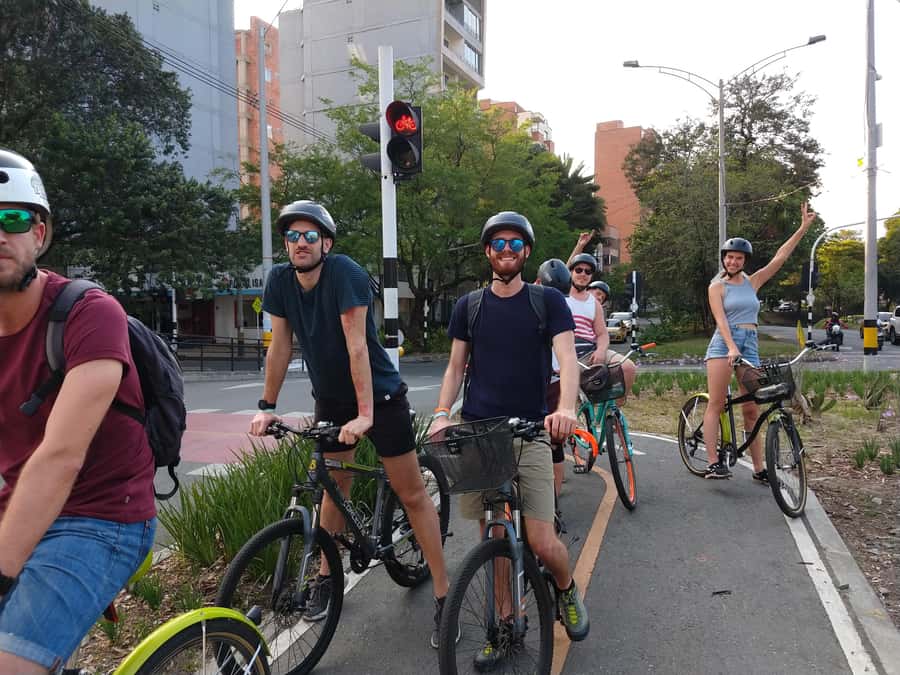 Medellín: Guided City Bike Tour - Modern Art Museum surroundings: where the city’s creativity becomes visible