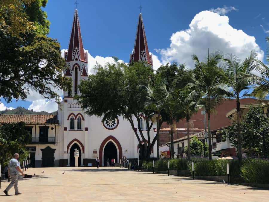 Medellín: Half-Day Private Colonial Towns Tour - El Retiro’s central park and church streets