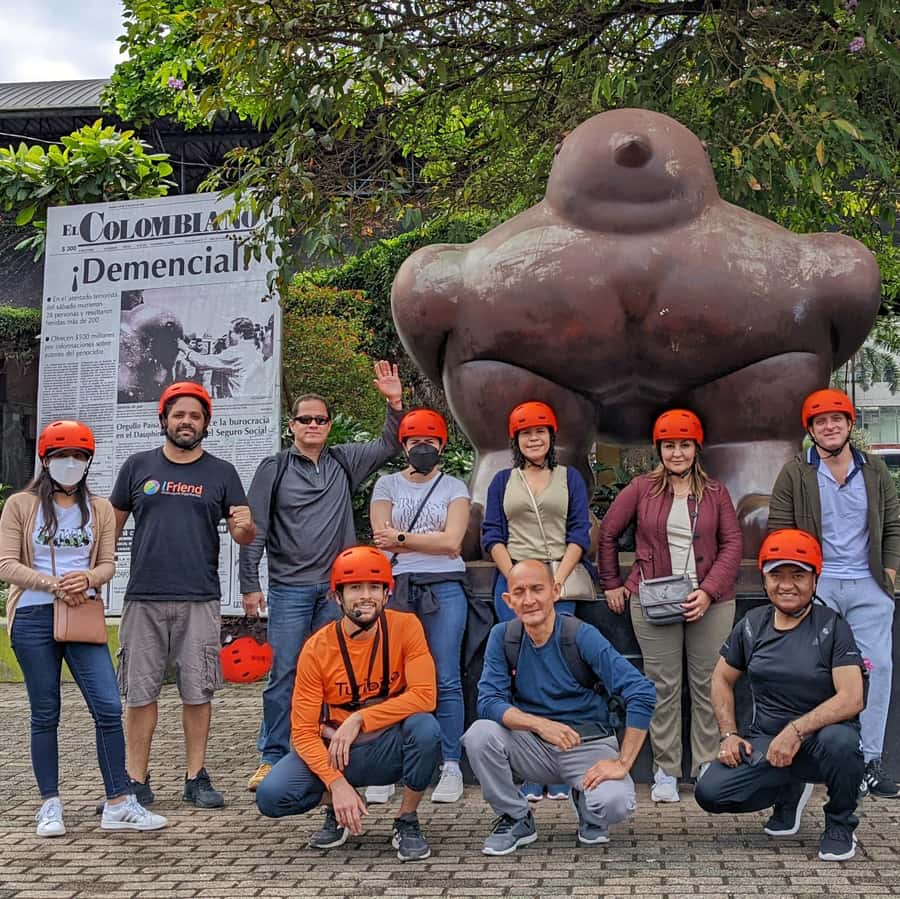 Medellín: History & Local Life Essentials Tour on an E-Bike - Perpetuo Socorro and the Middle-of-Route Story Stops
