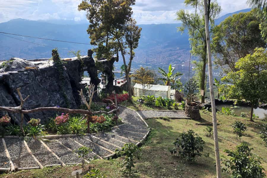 Medellin: Horseback Riding Coffee Farm Tour with Coffee Spa - Brewing methods and coffee tasting, so you can taste the why