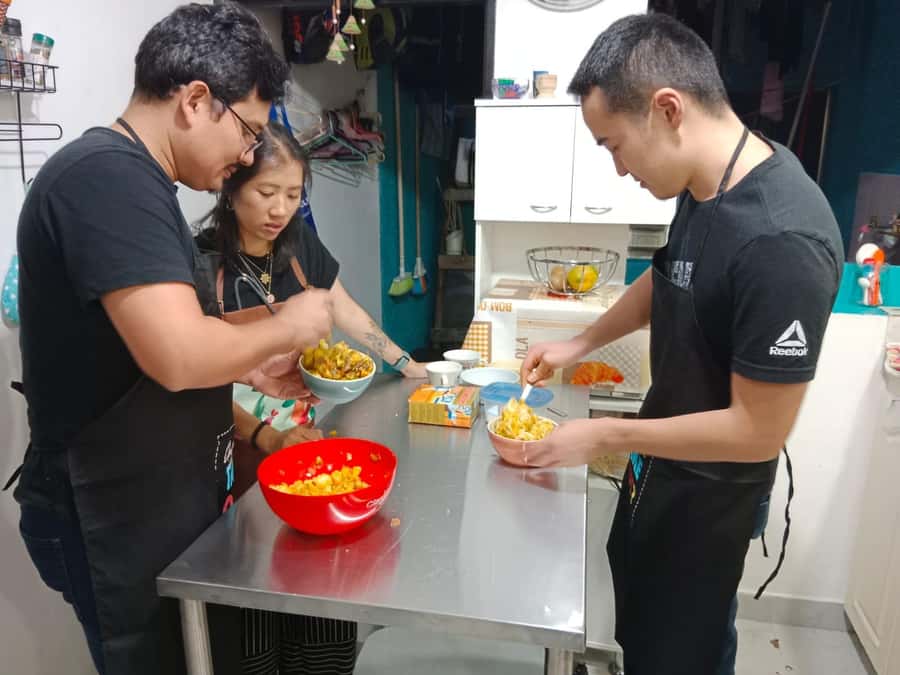 Medellin: Learn to make Colombian empanadas from scratch - Cooking Your Empanadas and Getting the Technique Right
