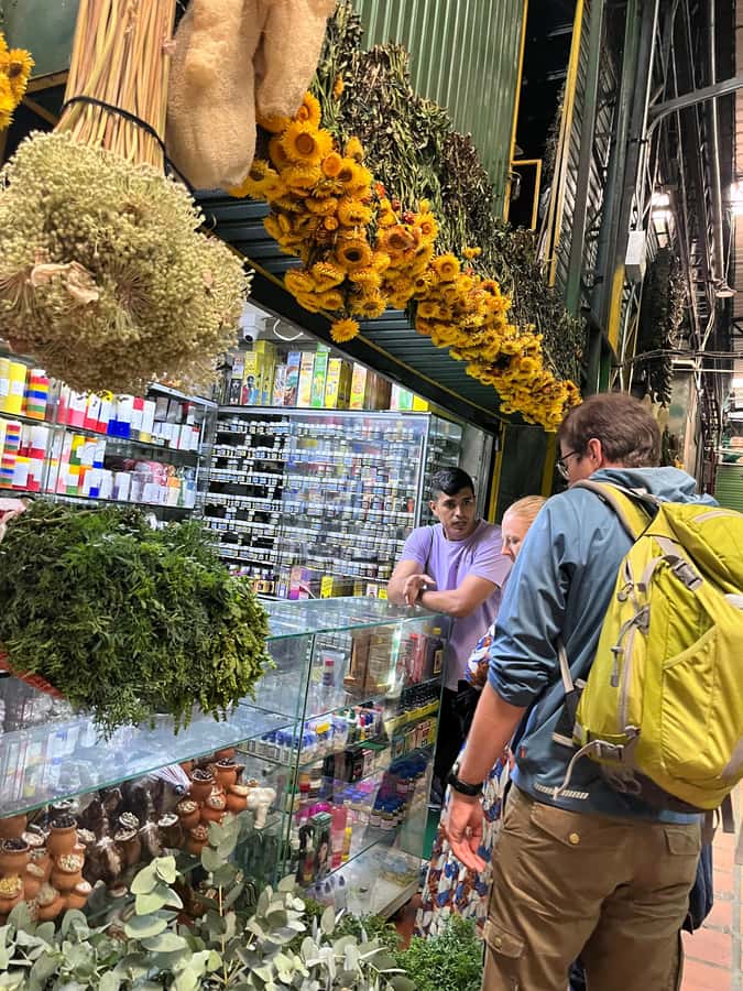 Medellín Multi-sensory Tour in the market, +15 Exotic Fruits - Second and third market loops: traders explain sourcing and seasonality