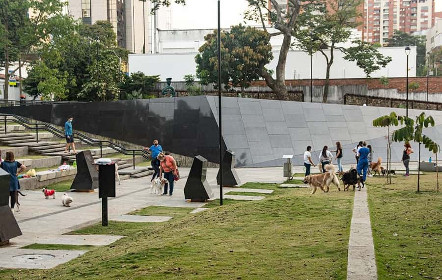 Medellín: Pablo Escobar Tour with beer included - What I think you will learn beyond the headlines