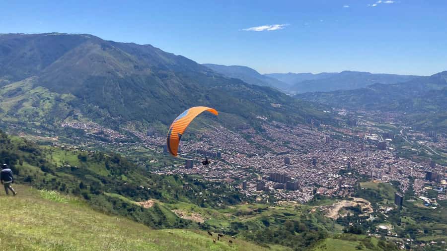 Medellín Paragliding - Go Pro Included - Registration, Briefing, and What Your Guide Actually Does