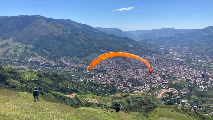 Medellín Paragliding - Go Pro Included - Safety Basics You Should Respect Before You Book