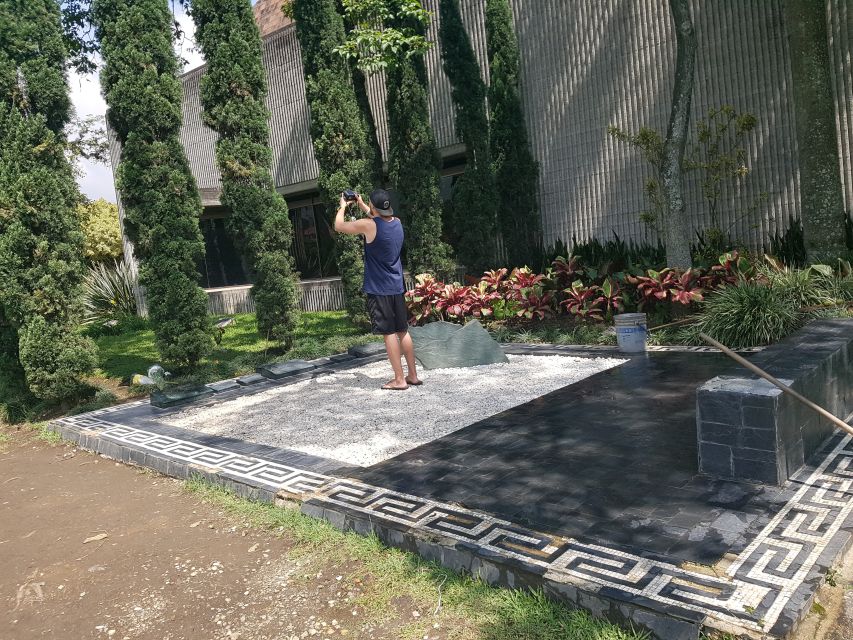 Medellin: Private 3-Hour Pablo Escobar Tour - Price and Value: Is 79 USD for 3 Hours Fair?