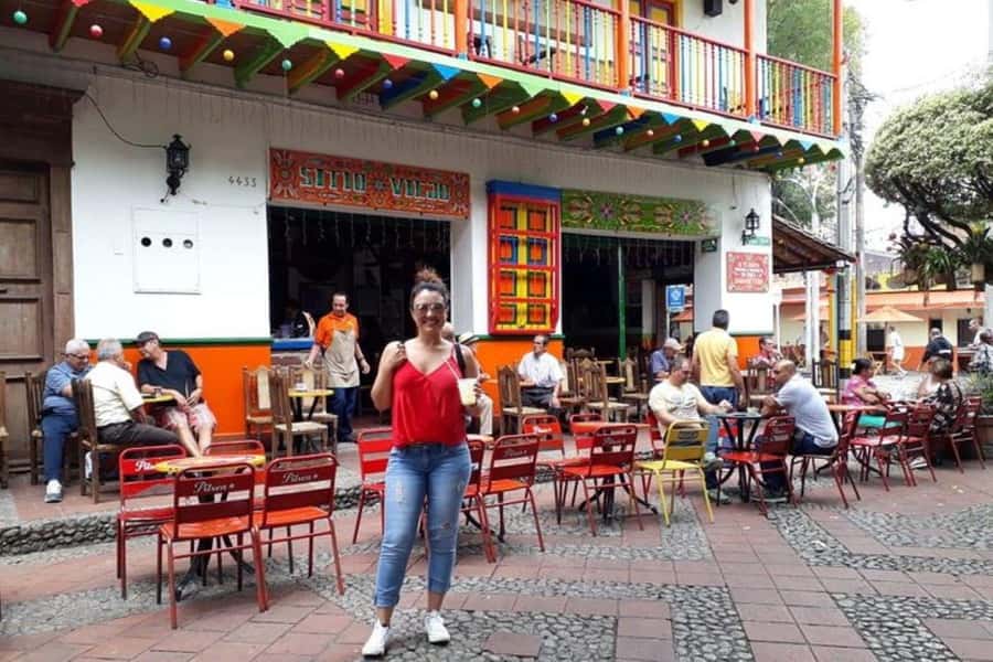 Medellin: Private 3-Hour Pablo Escobar Tour - Stop Highlights: Old Home and a Place of Worship