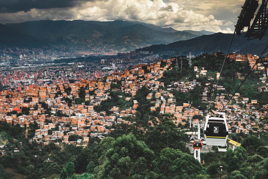 Medellín: Private City Tour with Metrocable and Comuna 13 - Pickup, private guide energy, and why it matters in Comuna 13