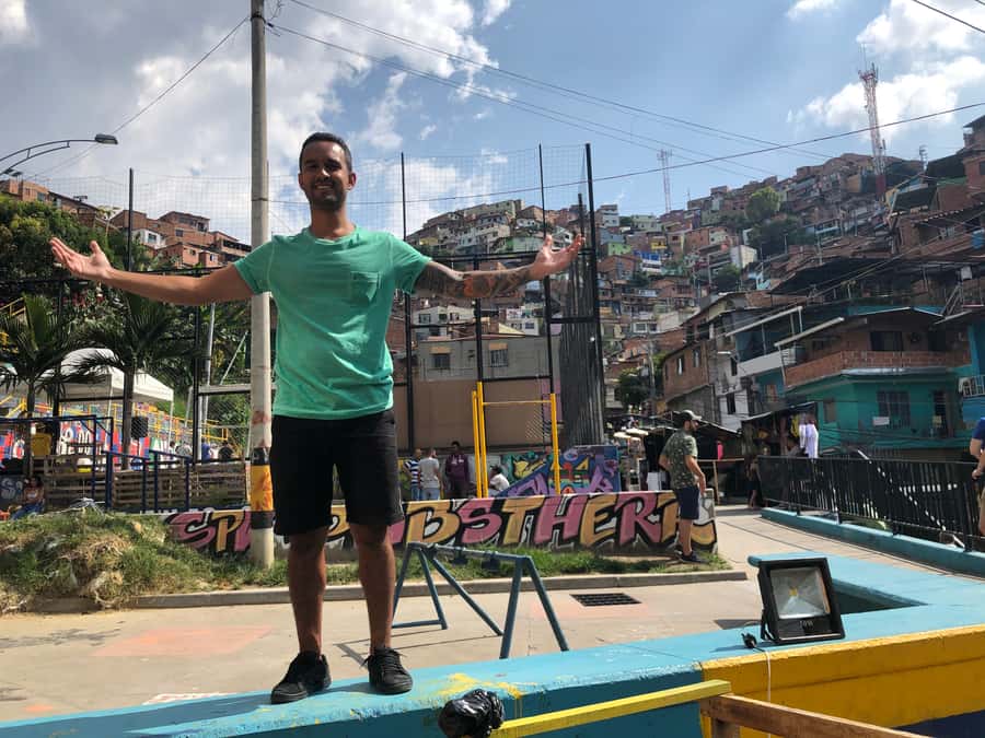 Medellín: Private Comuna 13 Street Art Tour - Who should book this Comuna 13 street art tour