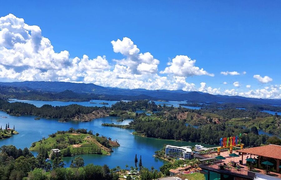 Medellín: Private Guatapé Tour w/ Breakfast, Lunch & Cruise - Logistics That Matter: ID for Insurance, Cash for Tickets, and Weather Reality