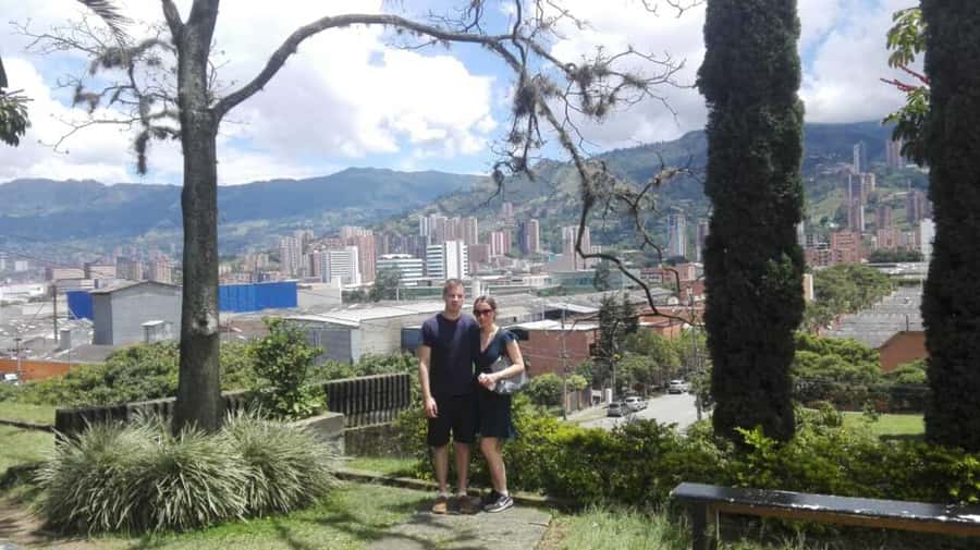 Medellín: Private Pablo Escobar and Comuna 13 Tour - Los Olivos Rooftop Stop: Where the Story Gets Political