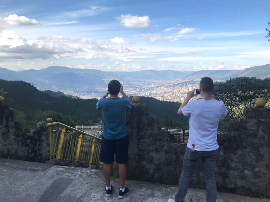 Medellín: Private Pablo Escobar Tour with Cable Car Ride - Medellín, Escobar, and why this tour has a clear goal