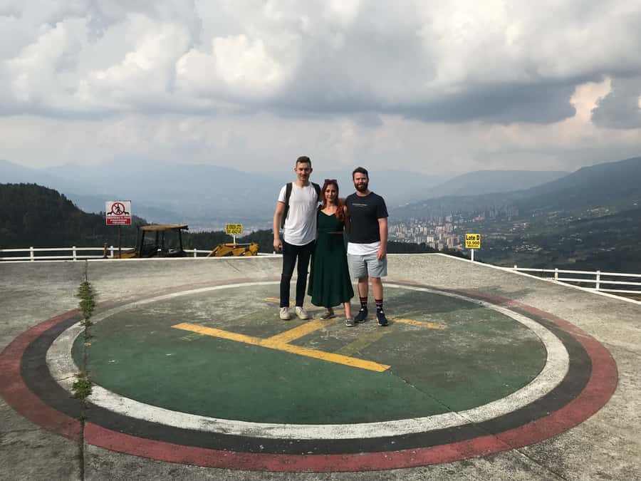Medellín: Private Pablo Escobar Tour with Cable Car Ride - Comuna neighborhoods, the Pablo Escobar neighborhood, and the Los Olivos mural