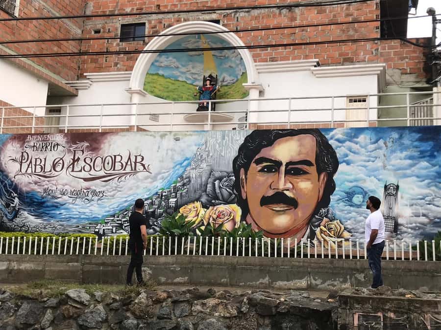 Medellín: Private Pablo Escobar Tour with Cable Car Ride - Pickup and timing: how a 270-minute plan stays doable