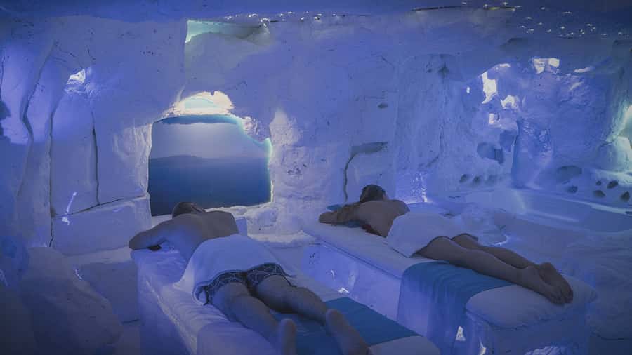 Medellín: Spa Experience with Dinner, Massage and Sauna - Dinner With Live Fire Show: The Perfect End to a Spa Day