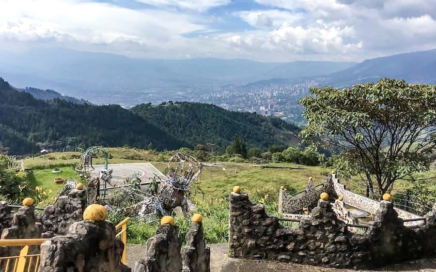 Medellín: The Real Pablo Escobar Tour - Who should book, and who should skip this Pablo Escobar tour