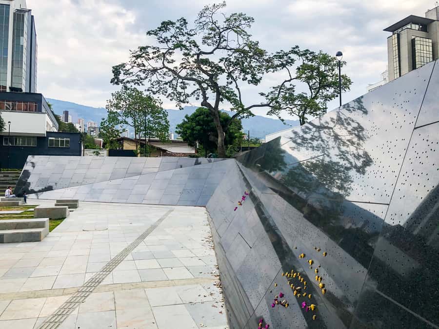 Medellín: The Real Pablo Escobar Tour - La Catedral prison, Escobar’s personal jail and the escape story