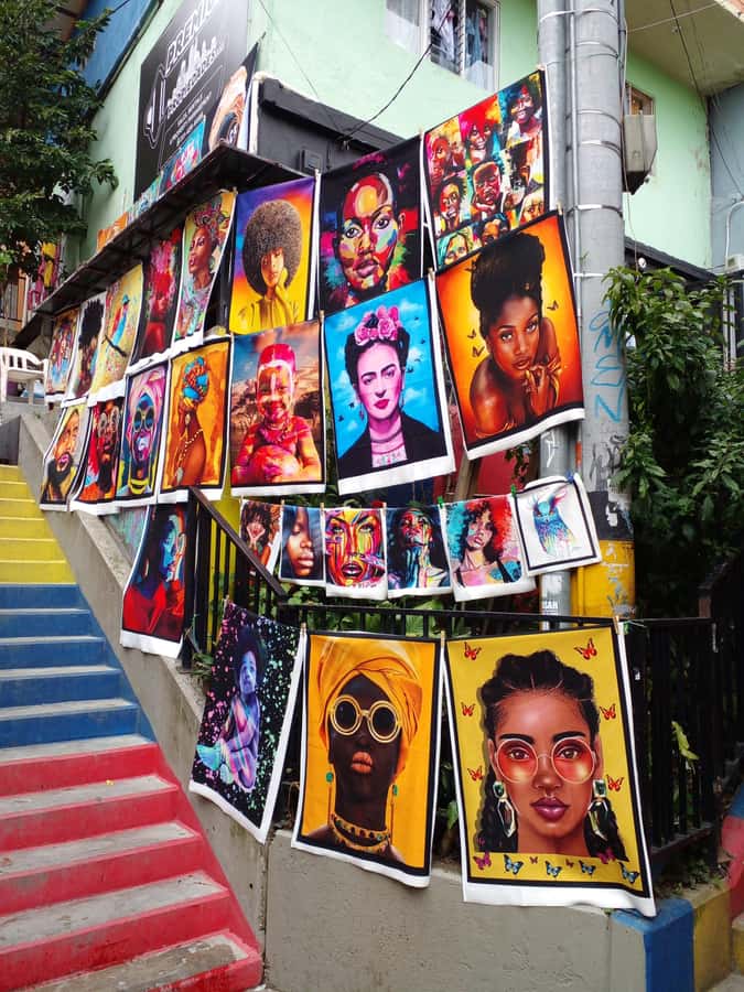 Medellin: Tour Pablo Escobar y Comuna 13 Privado - Key Points You Should Know