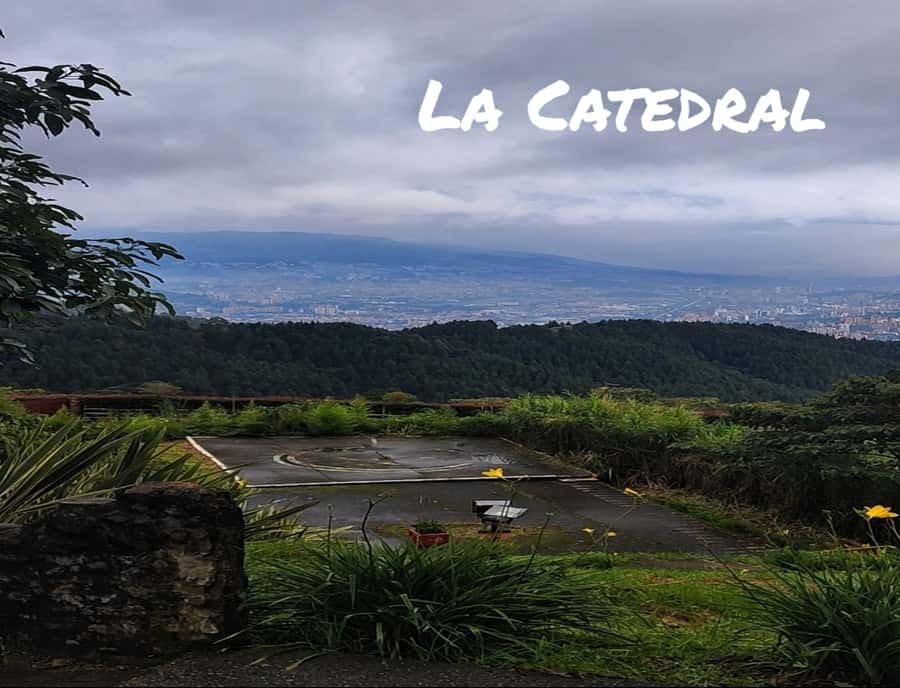Medellin: Tour to The Cathedral - History of Pablo Escobar and his Impact - The route: Monaco Building, a neighborhood for the poorest, and the cemetery