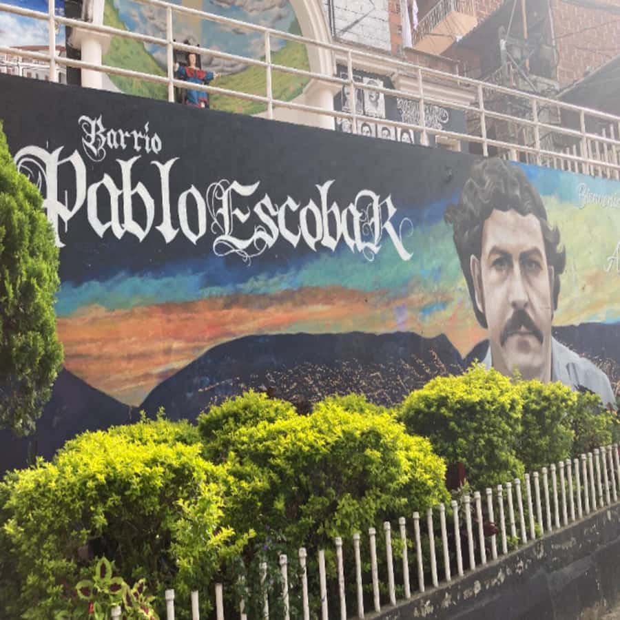 Medellin: Tour to The Cathedral - History of Pablo Escobar and his Impact - The place where he died: a sharp moment in the timeline