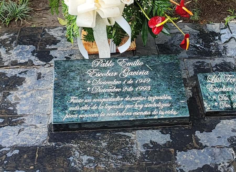 Medellin: Tour to The Cathedral - History of Pablo Escobar and his Impact - Food and snacks: plan ahead so you do not lose momentum