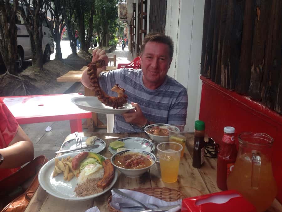 Medellin: Traditional Food Tour - Sabaneta’s Main Square and El Peregrino’s Buñuelos