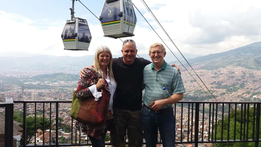 Medellín: Walking Tour with Cable Car and Botero Plaza - Walking Downtown Medellín: Churches, Plazas, and the Cultural Palace