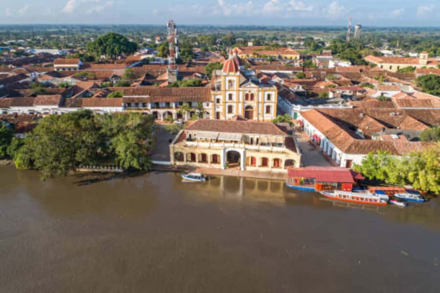 Mompox Caribbean Routes - Entering UNESCO Mompox: Cobblestones, River Air, and a Guided Walk