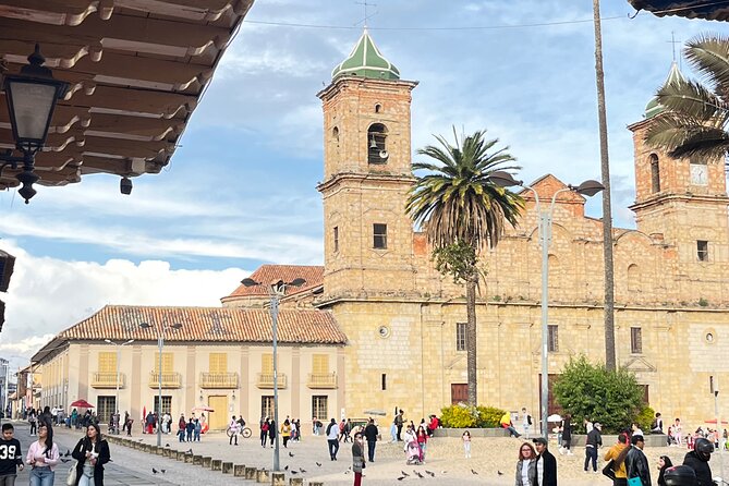 New & Cheapest ZIPAQUIRA & GUATAVITA LAKE Visit 5 Sites/PICKUP - The full-day rhythm: Guatavita first, Zipaquirá last