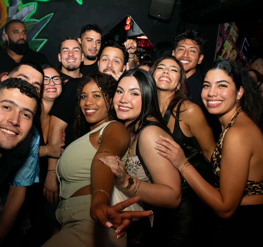 Nightlife Medellin, Rooftops, bars and Clubs - Paque Lleras and Provenza on foot: where your night turns into a route you can repeat