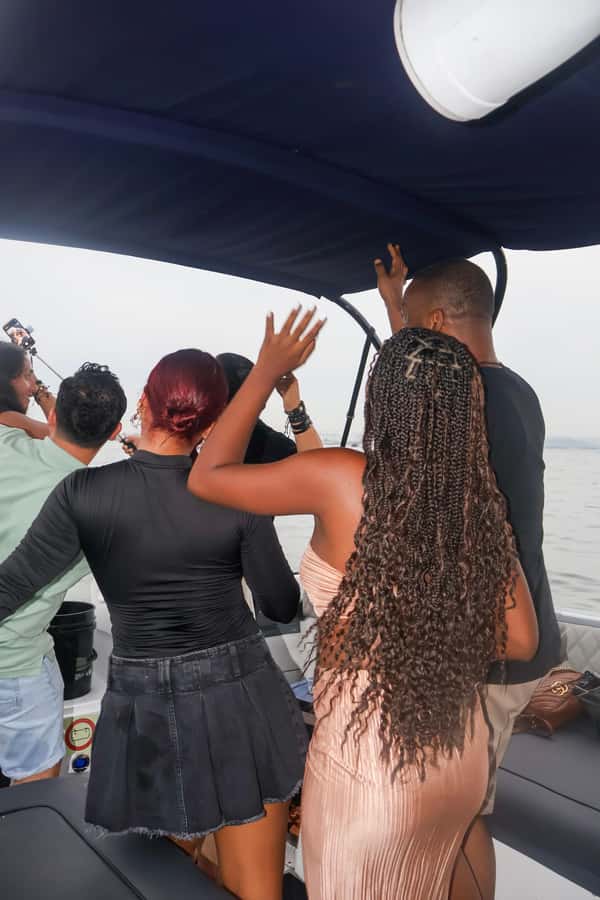 Nightlife: sunset boat party + tour of the old town - The Getsemaní Night Tour, Colors, Art, and Hidden Paths