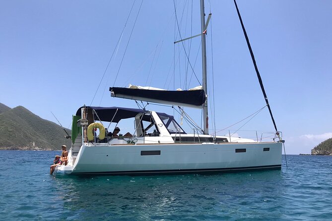 One amazing day in a private recent sailing boat in the Tayrona Park. The best sail trip from Santa Marta! - Arrival Around 12:00 in Bahia Concha, Then Water Time