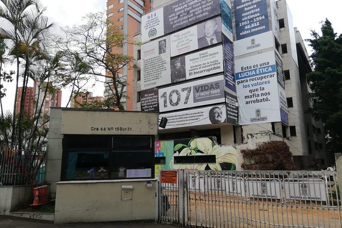 Pablo Escobar Tour And Comuna 13 - Stop 1: Medellín Pablo Escobar History for 2 Hours