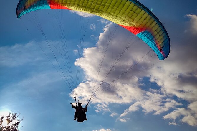 Paragliding flight in Medellin with expert pilots - Key highlights you should know before you book