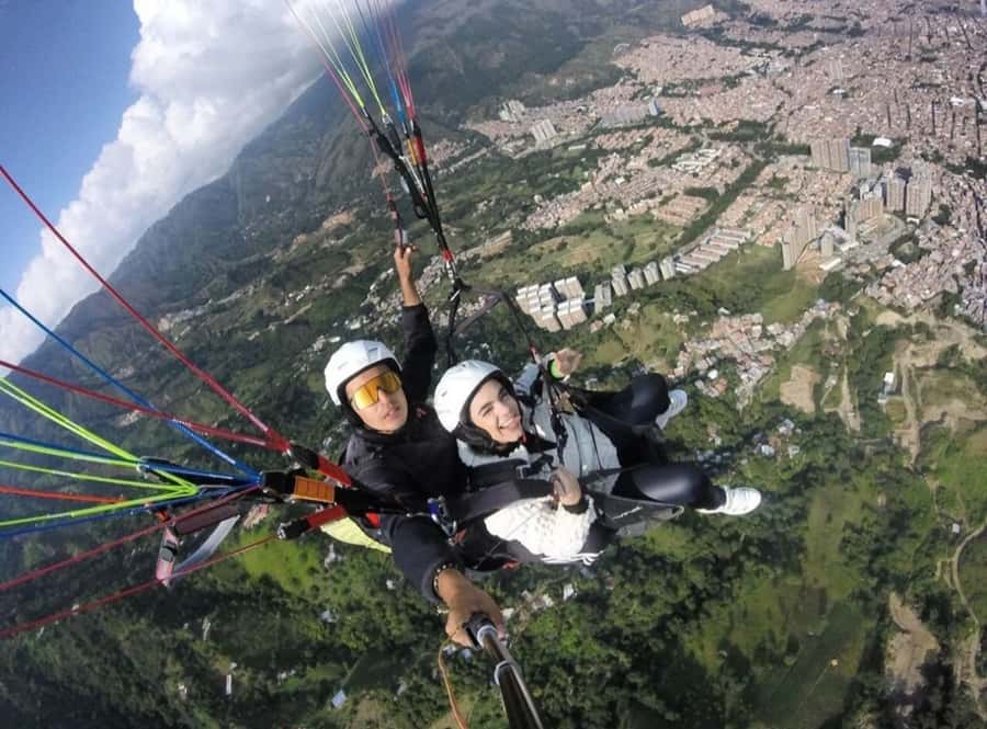 Paragliding Medellin with Transportation and free Videos - Getting picked up in Medellín at 10:00 AM