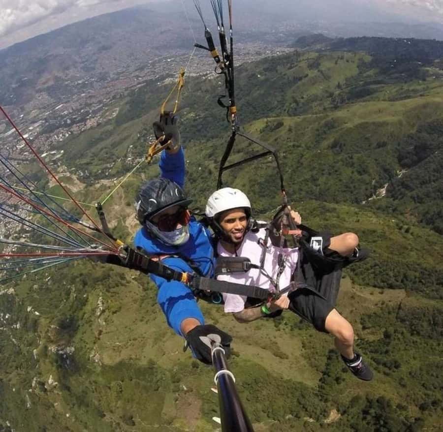 Paragliding Medellin with Transportation and free Videos - GoPro photos and videos you can actually use