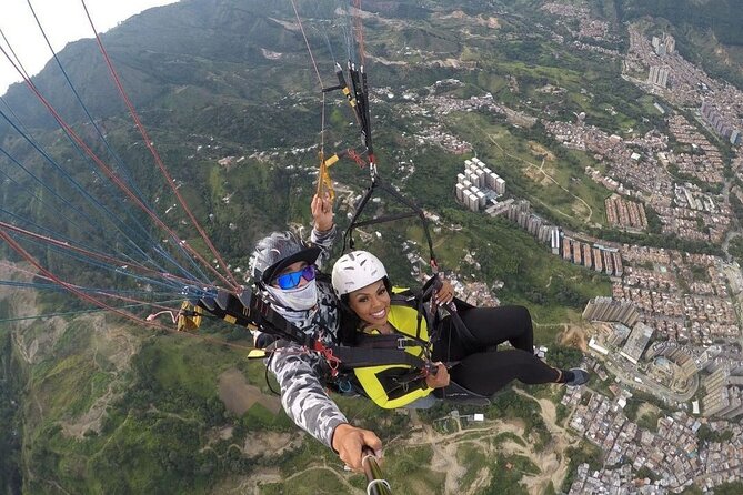 Paragliding Tour from Medellin with Transportation and Videos HD - The 10:00 am Schedule and the Hotel-to-Launch Rhythm